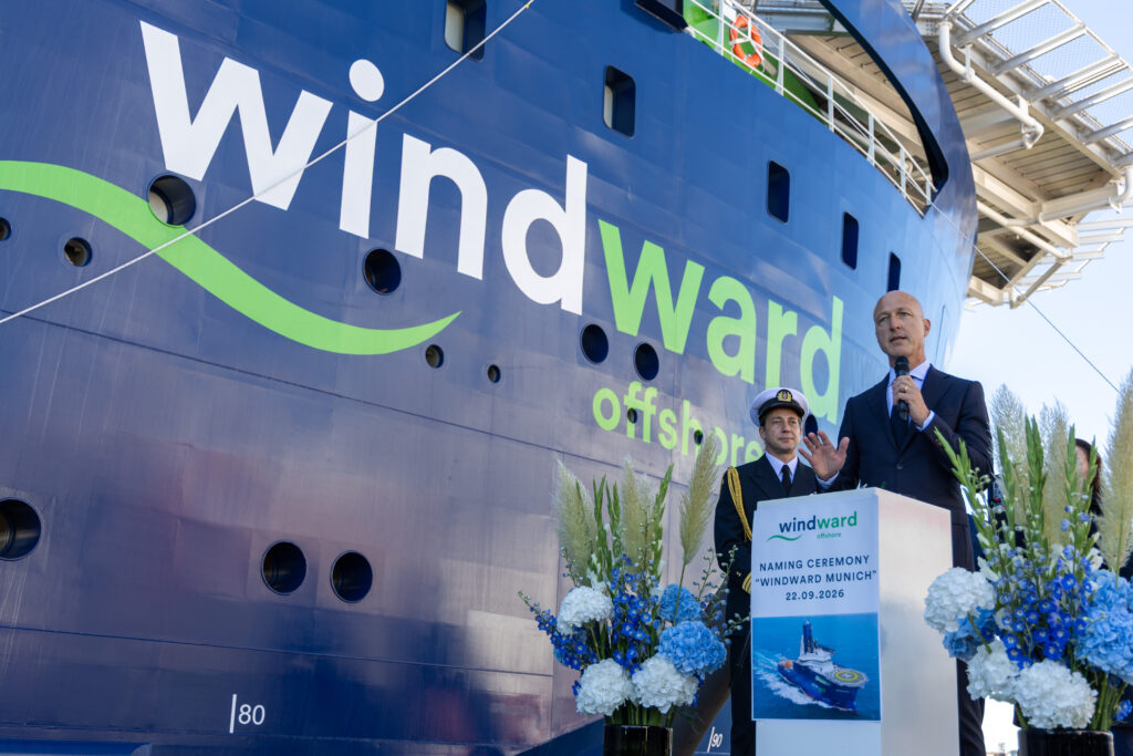 Konrad Boguszewski (Captain, Windward Munich), Sven Utermöhlen (CEO, RWE Offshore Wind)